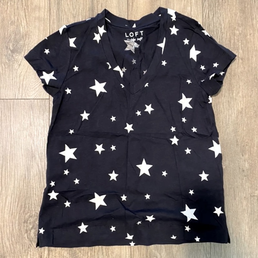 Loft V Neck Graphic Tee Size XS Petite